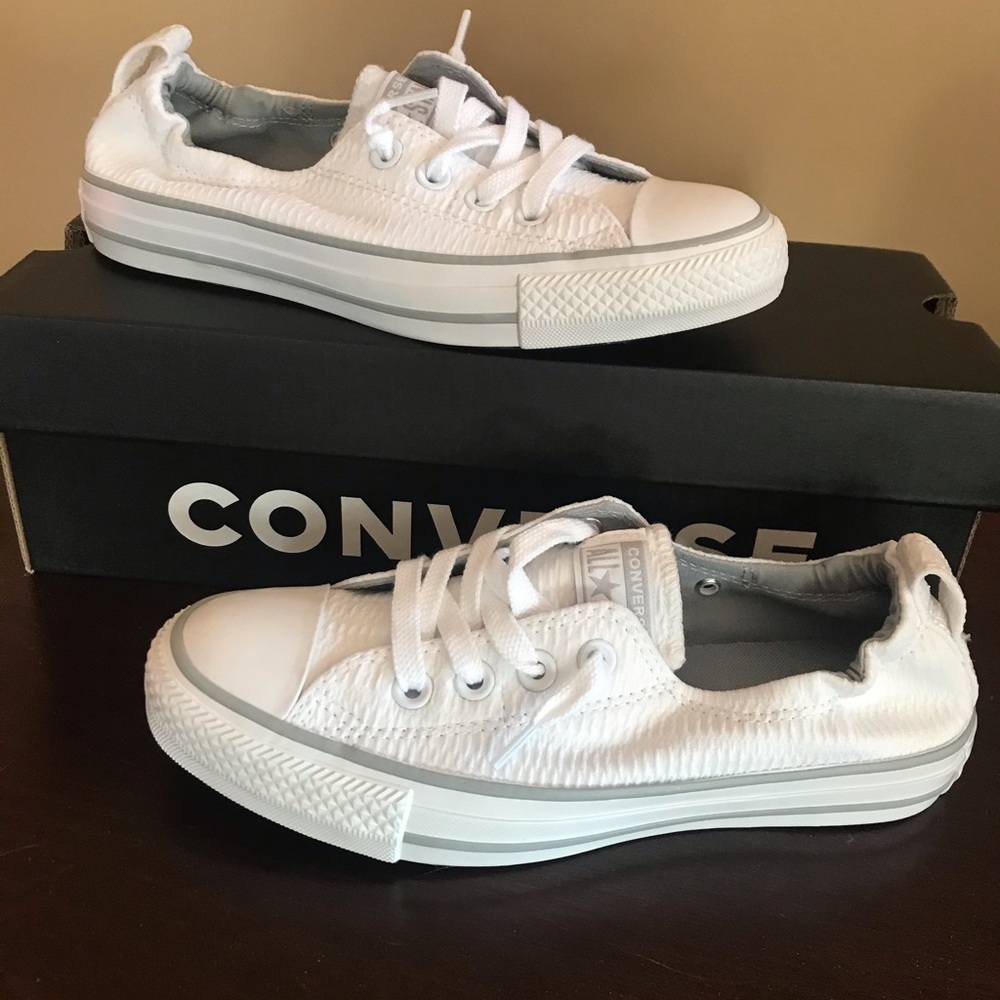 Converse women us size 6 slip-on sneakers
